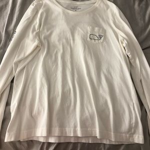 WHITE LONGSLEEVE VINEYARD VINES TSHIRT